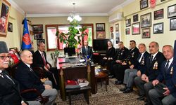 Cumhurbaşkanı Tatar, Türkiye Muharip Gaziler Derneği Trabzon şubesini ziyaret etti