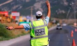 Trafik denetimlerinde 25 araç trafik men edildi…2 sürücü tutuklandı