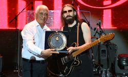 Emre Fel Güzelyurt Portakal Festivali'nde konser verdi
