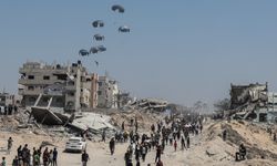 İsrail'in operasyonlara her gün ara verme kararı sonrası Gazze'ye yardımlar ulaşmaya başladı