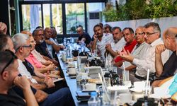 Erhürman, Gazimağusa’da esnafla buluştu