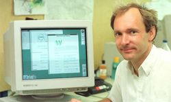 İlk internet sitesinin yayına başlamasının üzerinden 34 yıl geçti