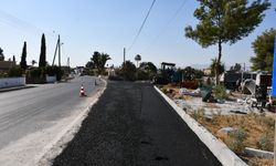 Mesarya Belediyesi Vadili girişinde başlattığı kavşak düzenleme çalışmalarını sürdürüyor