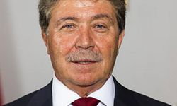 Başbakan Ünal Üstel silah izinleriyle ilgili “spekülatif” haberleri yalanladı