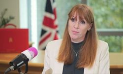 Eksik vergi ödediğini kabul eden İngiliz Başbakan Yardımcısı istifa etti