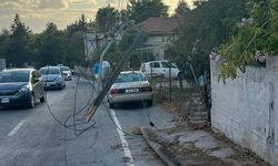 Yol içine düşen elektrik telleri nedeniyle Boğazköy-Girne arasında trafik kontrollü olarak tek şeritten sağlanıyor