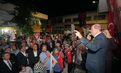 Tatar, Lefkoşa Surlariçi'nde halkla bir araya geldi