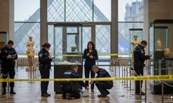 Macron, Louvre Müzesi'ndeki hırsızlığı Fransa tarihine ve mirasına yönelik saldırı olarak nitelendirdi