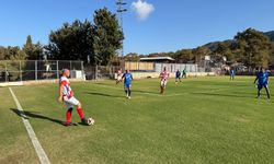 Esentepe’de yeni futbol sahası hizmete girdi