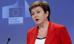 IMF Başkanı Georgieva, küresel ekonomik büyümede "hafif" bir yavaşlama öngördüklerini belirtti