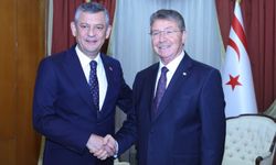 Başbakan Üstel, CHP Genel Başkanı Özel ve beraberindeki heyeti kabul etti