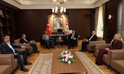 Öztürkler, Kıbrıs Türk Belediye Başkanları Derneği’ni kabul etti
