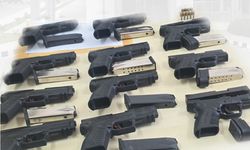 Polisten “Siper Operasyonu”… 11 adet tabanca, şarjör ve canlı mermi ele geçirildi, iki kişi tutuklandı