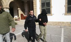 Gönyeli’de eşini zorla alıkoyan ve bıçakla tehdit eden zanlı 2 gün tutuklu