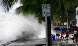 Filipinler'de yaklaşan tayfun nedeniyle on binlerce kişi tahliye edildi