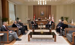 Cumhurbaşkanı Erhürman, Yüksel Özgen başkanlığındaki Türk Tarih Kurumu heyetiyle görüştü