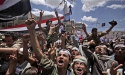 Yemen Başkanlık Konseyi Başkanı: "Devlet, kurumlarına yönelik isyanla kararlılıkla mücadele edecek"