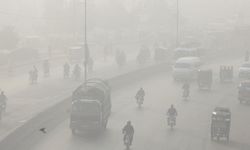 Pakistan'da yoğun sis nedeniyle yaşanan trafik kazalarında 9 kişi öldü, 30 kişi yaralandı