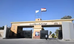 İsrail, Gazze'deki Refah Sınır Kapısı'nın "tüm esirler teslim edilince" iki yönlü açılacağını açıkladı