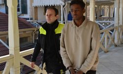 Üniversitede düşürülen kredi kartıyla alışveriş yapan öğrenci tutuklandı