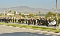 Kamuda yetkili beş sendika Başbakanlık önüne yürüyor