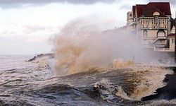 Fransa’yı Goretti Fırtınası vurdu: 380 bin hane elektriksiz kaldı