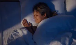 Bu şekilde uyumak depresyonu yüzde 41 azaltıyor!