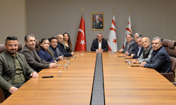 Erhürman, Özgür İş İnsanları Derneği’nden bir heyetle görüştü