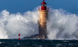 İspanya’da şiddetli rüzgar hayatı felç etti: 61 yaralı, uçuşlar iptal