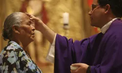 Oruç tutuyor, tövbe ederek arınıyorlar. Kül Çarşambası nedir?