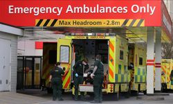 İngiltere'de bıçaklanan 16 yaşındaki genç hayatını kaybetti