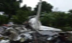 Kazakistan'da askeri uçak düştü