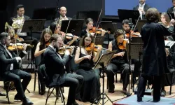 Cumhurbaşkanlığı Senfoni Orkestrası'nın Sevgililer Günü konseri yoğun katılımla gerçekleşti