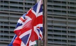 İngiltere'deki ara seçimde iktidar partisi 95 yıllık sandalyesini kaybetti