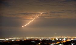 İsrail ordusu, İran'dan füze saldırısı tespit edildiğini duyurdu