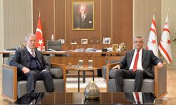 Cumhurbaşkanı Erhürman TBMM Milli Savunma Komisyonu Başkanı Hulusi Akar’ı kabul etti