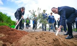 Harmancı ve Tugay, Spor ve Kardeşlik Parkı alanını ziyaret etti