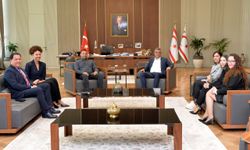 Erhürman, Atletizm Federasyonu heyeti ile milli atlet Savaşkan’ı kabul etti