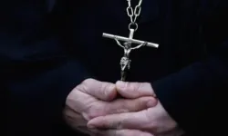 Piskoposluk kabul etti: ABD'de onlarca rahip çocukları istismar etti