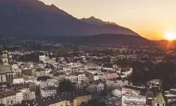 Avusturya'da Türk aileye ırkçı saldırı. Kapılarına domuz kafası bırakıldı