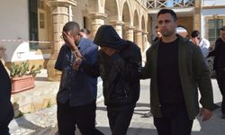 İzinsiz ikamet eden 3 zanlı yeniden mahkemede