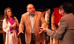 Lefkoşa Belediye Tiyatrosu, Dünya Tiyatro Günü’nde “Bir İhtimal Kabare” ile sahnede