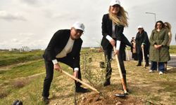 “Yeniden Yeşil Kıbrıs” etkinliğiyle ülke genelinde eş zamanlı fidan dikimi gerçekleştirildi...14 bin fidan dikiliyor