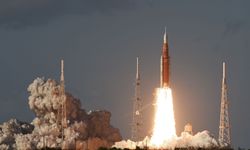 Artemis II mürettebatı, Ay'a yolculuğunda Dünya'dan yaklaşık 406 bin 700 kilometre uzaklaştı