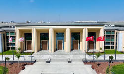 Cumhurbaşkanı Erhürman Başbakan Üstel ve beraberindeki hükümet yetkilileriyle görüşüyor