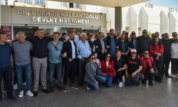 Sendikalar, Burhan Nalbantoğlu Devlet Hastanesi’ne giderek sağlık çalışanlarına teşekkür edip destek belirtti