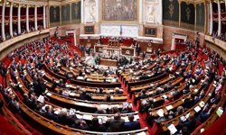 Fransa'da İsrail'i eleştirmeyi "Yahudi karşıtlığı" gibi gösteren tartışmalı tasarısı geri çekildi