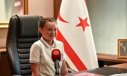 23 Nisan Ulusal Egemenlik ve Çocuk Bayramı... Öztürkler, makamını Şht. Yalçın İlkokulu öğrencisi Rana Dalay'a devretti