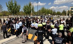 Taksiciler eylemlerini Meclis önüne taşıdı