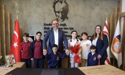 23 Nisan Ulusal Egemenlik ve Çocuk Bayramı...Sadıkoğlu makamını çocuklara devretti